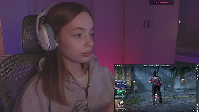 Snapshot of _MayShy_ chatting on October 23, 2025, 7:12 pm MayShy online show from October 23, 2025, 7:12 pm