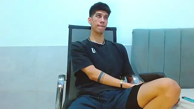 jhony-sex online show from April 5, 2026, 11:46 pm