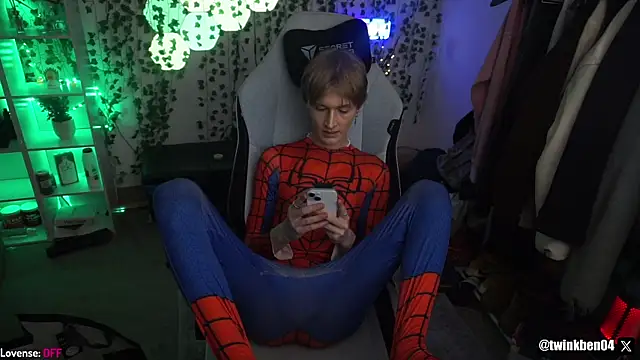 Snapshot of twinkben chatting on February 26, 2025, 9:48 pm twinkben online show from February 26, 2025, 9:48 pm