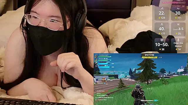 Snapshot of Kara-Nuna chatting on December 6, 2024, 9:10 am Kara-Nuna online show from December 6, 2024, 9:10 am