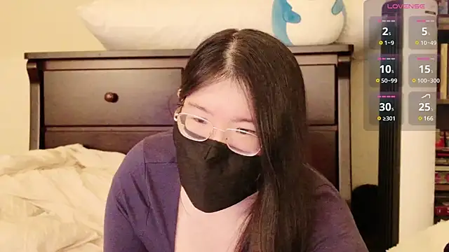 Snapshot of Kara-Nuna chatting on December 8, 2024, 5:29 am Kara-Nuna online show from December 8, 2024, 5:29 am