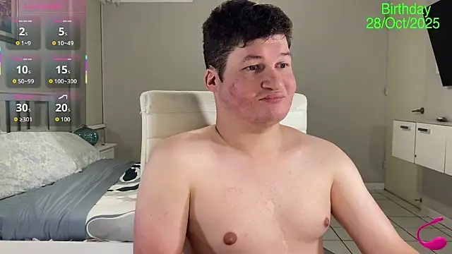 Lorenzo hernandez online show from October 15, 2025, 8:42 pm