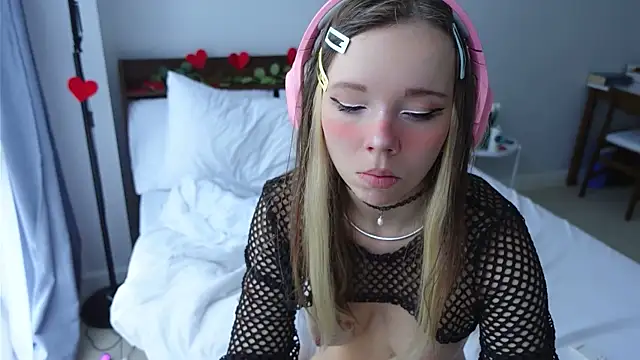 Snapshot of Ayra_Lust chatting on February 17, 2025, 3:36 am Ayra Lust online show from February 17, 2025, 3:36 am