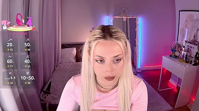 LoryWood online show from November 27, 2025, 3:58 pm