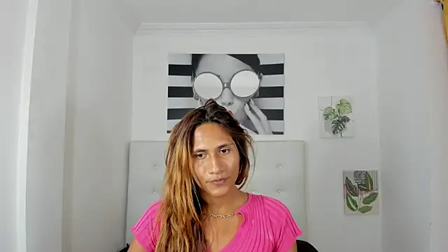 Brisahott online show from September 16, 2025, 1:50 am