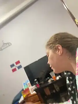 andreinitahg online show from January 3, 2025, 9:26 pm