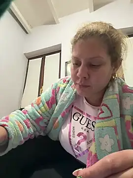 andreinitahg online show from January 17, 2025, 9:28 pm