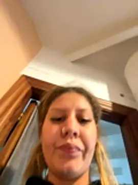 andreinitahg online show from October 11, 2025, 5:11 pm