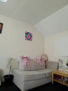 Snapshot of Milky_flexy_cat chatting on April 14, 2026, 1:39 pm Milky flexy cat online show from April 14, 2026, 1:39 pm