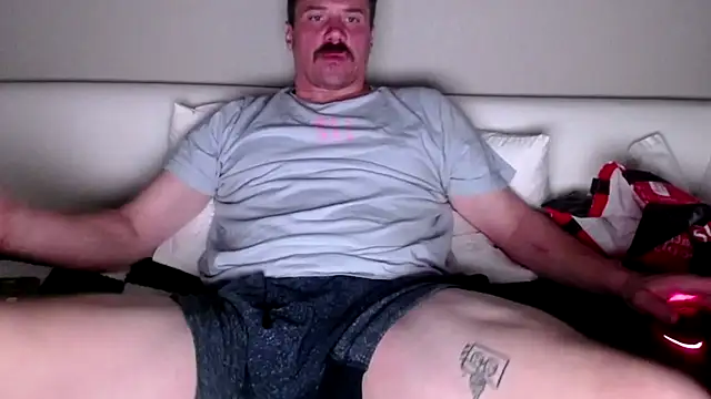 Snapshot of steelwood303 chatting on October 25, 2025, 6:10 am steelwood303 online show from October 25, 2025, 6:10 am