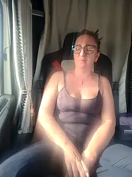 cuplubijoanna online show from February 18, 2025, 8:16 am