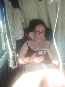 cuplubijoanna online show from March 5, 2025, 1:28 pm