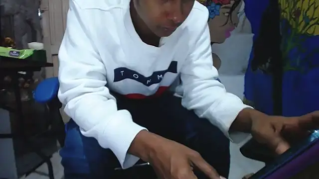 Snapshot of yohatinelly07 chatting on September 26, 2025, 11:03 am yohatinelly07 online show from September 26, 2025, 11:03 am