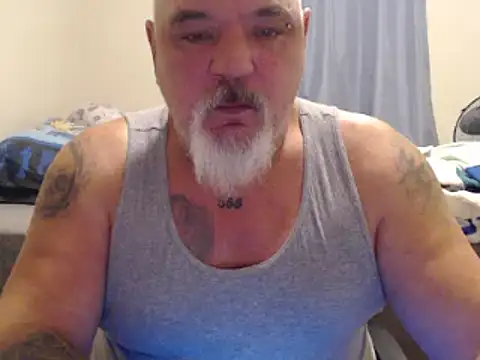 Newfiesausage1972 online show from January 10, 2025, 10:39 am