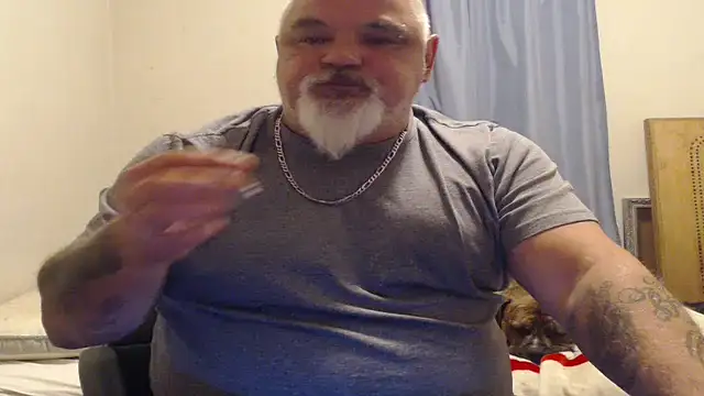 Newfiesausage1972 online show from September 27, 2025, 5:12 am