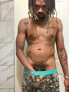 Snapshot of 1BeautyN1Beast chatting on December 5, 2024, 6:21 am 1BeautyN1Beast online show from December 5, 2024, 6:21 am