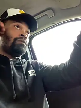 Snapshot of 1BeautyN1Beast chatting on December 9, 2024, 5:52 pm 1BeautyN1Beast online show from December 9, 2024, 5:52 pm