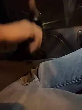 Snapshot of 1BeautyN1Beast chatting on December 19, 2024, 4:23 am 1BeautyN1Beast online show from December 19, 2024, 4:23 am