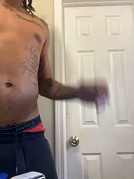 Snapshot of 1BeautyN1Beast chatting on December 22, 2024, 5:53 pm 1BeautyN1Beast online show from December 22, 2024, 5:53 pm