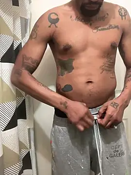 Snapshot of 1BeautyN1Beast chatting on January 28, 2025, 12:36 am 1BeautyN1Beast online show from January 28, 2025, 12:36 am