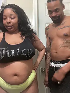 Snapshot of 1BeautyN1Beast chatting on February 2, 2025, 1:02 am 1BeautyN1Beast online show from February 2, 2025, 1:02 am