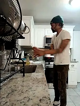 Snapshot of 1BeautyN1Beast chatting on February 14, 2025, 4:58 am 1BeautyN1Beast online show from February 14, 2025, 4:58 am