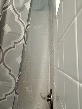 Snapshot of 1BeautyN1Beast chatting on March 5, 2025, 12:44 pm 1BeautyN1Beast online show from March 5, 2025, 12:44 pm