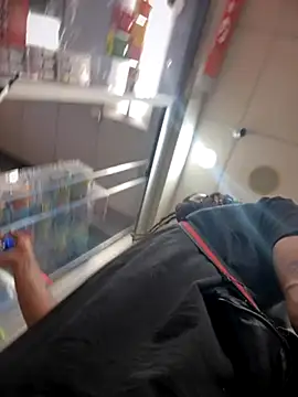 Snapshot of 1BeautyN1Beast chatting on September 15, 2025, 3:39 am 1BeautyN1Beast online show from September 15, 2025, 3:39 am