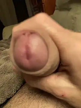 facecumold online show from March 12, 2025, 10:39 pm