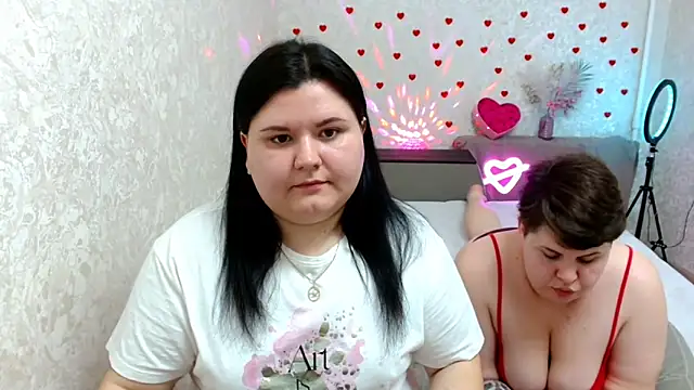 BeckyAndHellen online show from February 26, 2025, 11:30 am