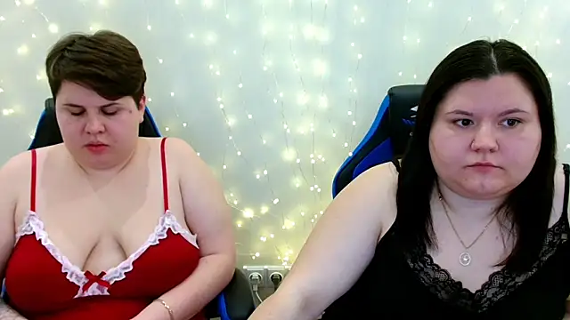 BeckyAndHellen online show from February 4, 2026, 11:20 pm