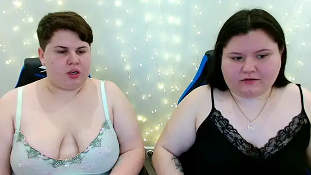 BeckyAndHellen online show from February 15, 2026, 10:36 am
