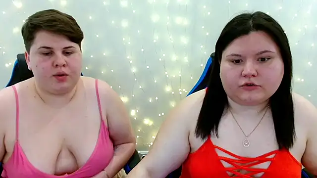 BeckyAndHellen online show from February 16, 2026, 10:44 am