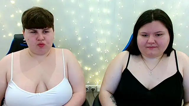 BeckyAndHellen online show from February 18, 2026, 10:22 am