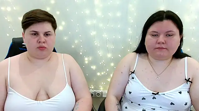 BeckyAndHellen online show from May 12, 2026, 10:56 am