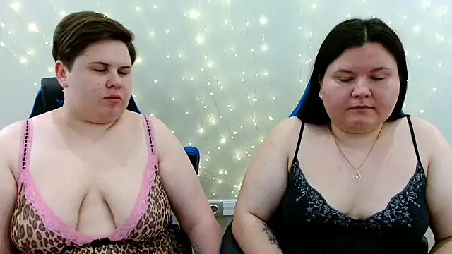 BeckyAndHellen online show from July 20, 2026, 11:23 am