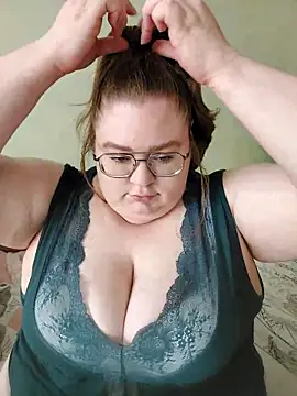 Chloe WS online show from October 3, 2025, 8:00 am