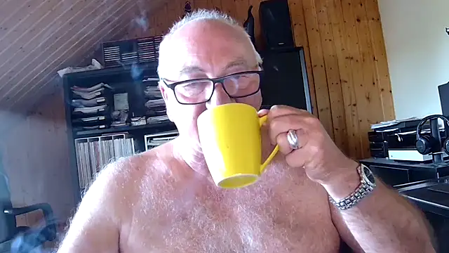 Snapshot of biggandybig chatting on April 27, 2026, 3:10 pm biggandybig online show from April 27, 2026, 3:10 pm