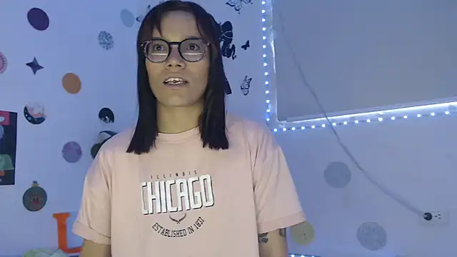 Snapshot of Yaumiko chatting on January 22, 2025, 4:44 pm Yaumiko online show from January 22, 2025, 4:44 pm