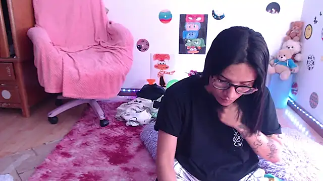 Snapshot of Yaumiko chatting on March 9, 2025, 4:22 pm Yaumiko online show from March 9, 2025, 4:22 pm