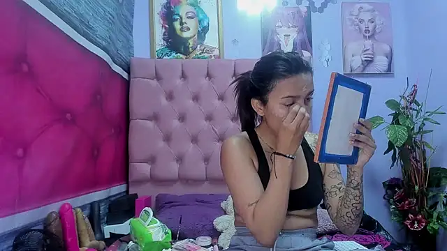 Snapshot of Yaumiko chatting on October 15, 2025, 11:21 am Yaumiko online show from October 15, 2025, 11:21 am