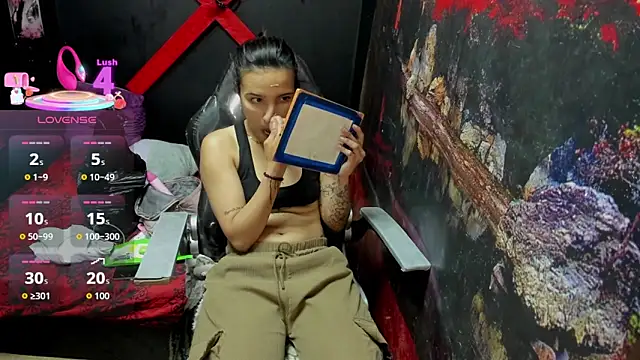 Snapshot of Yaumiko chatting on November 6, 2025, 11:44 am Yaumiko online show from November 6, 2025, 11:44 am