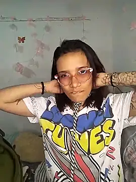 Snapshot of Yaumiko chatting on February 10, 2026, 12:37 am Yaumiko online show from February 10, 2026, 12:37 am