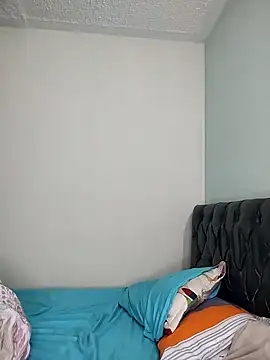 Yaumiko online show from April 15, 2026, 2:02 pm