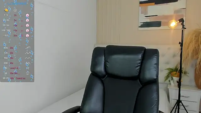 Snapshot of LOISE-XX chatting on July 11, 2026, 8:39 am LOISE-XX online show from July 11, 2026, 8:39 am