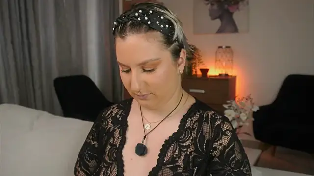 Ximenna Cruz online show from February 21, 2026, 1:01 pm