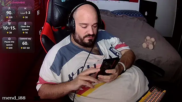 menditeta1 online show from October 26, 2025, 9:53 pm