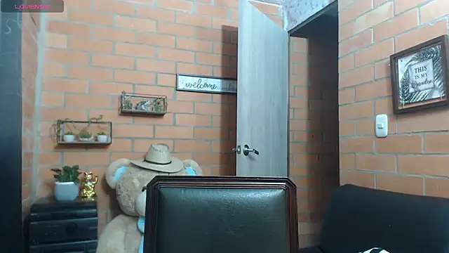 alexia 87 online show from September 23, 2025, 3:09 am