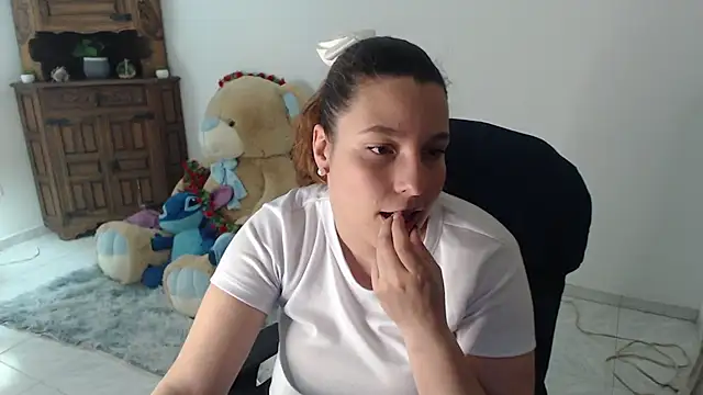 Snapshot of alexia_87 chatting on July 31, 2026, 11:59 pm alexia 87 online show from July 31, 2026, 11:59 pm