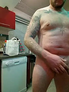 Snapshot of RomWoolf chatting on March 5, 2025, 11:38 pm RomWoolf online show from March 5, 2025, 11:38 pm